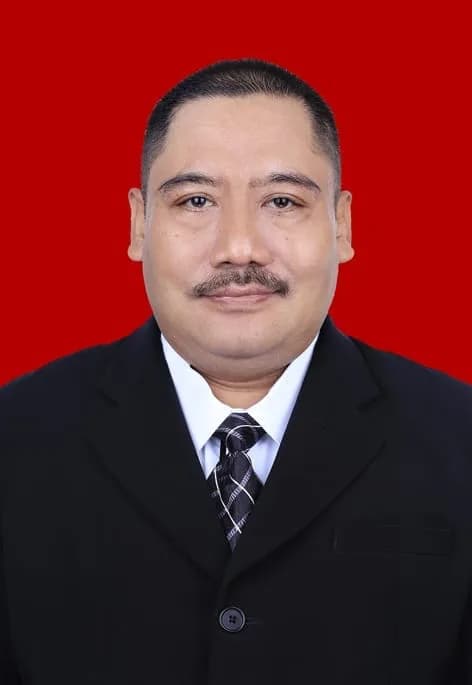 KETAATAN TERHADAP HUKUM SEBAGAI PONDASI PERADABAN YANG BERMARTABAT