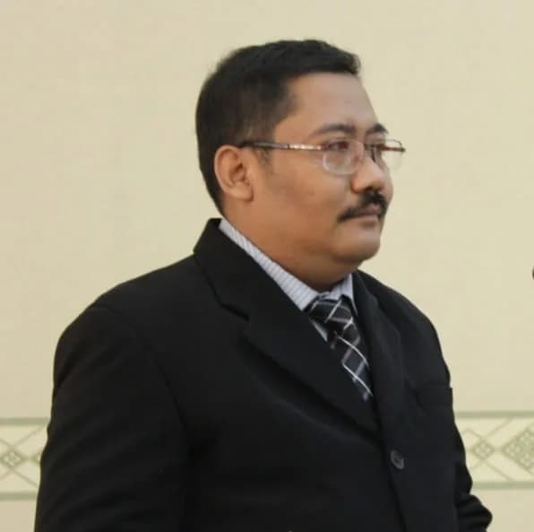 PENTINGNYA KEPATUHAN TERHADAP KODE ETIK DOSEN SEBAGAI PILAR INTEGRITAS PERGURUAN TINGGI