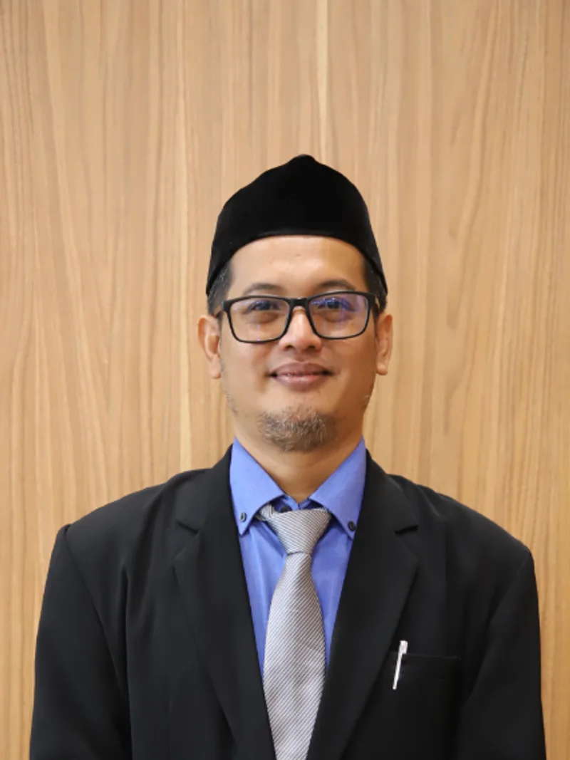 Dr. Ade Fakih Kurniawan, S.Th.I., M.Ud.